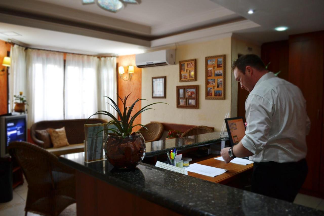 Hotel Valparaiso - Metro Paraiso E 800M Da Av Paulista 2*
